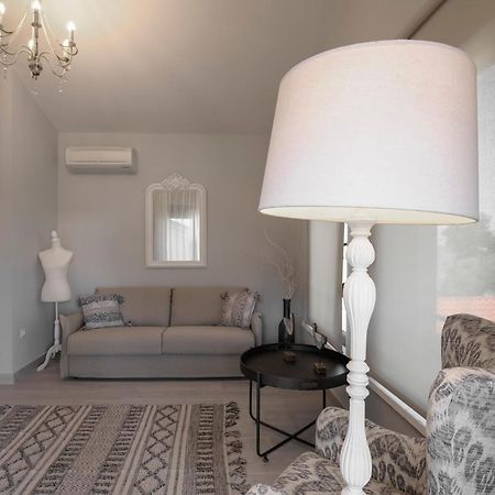 By The Sea Luxury Suites Limenas  Eksteriør billede