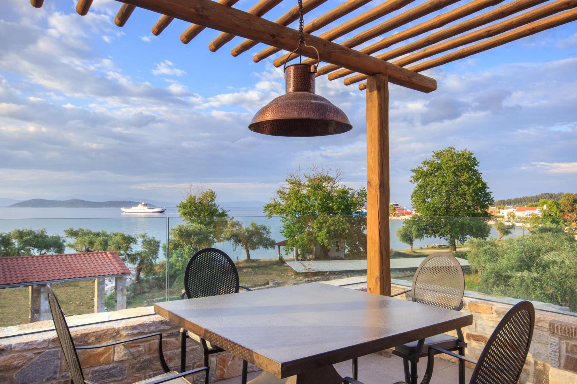By The Sea Luxury Suites Limenas  Eksteriør billede