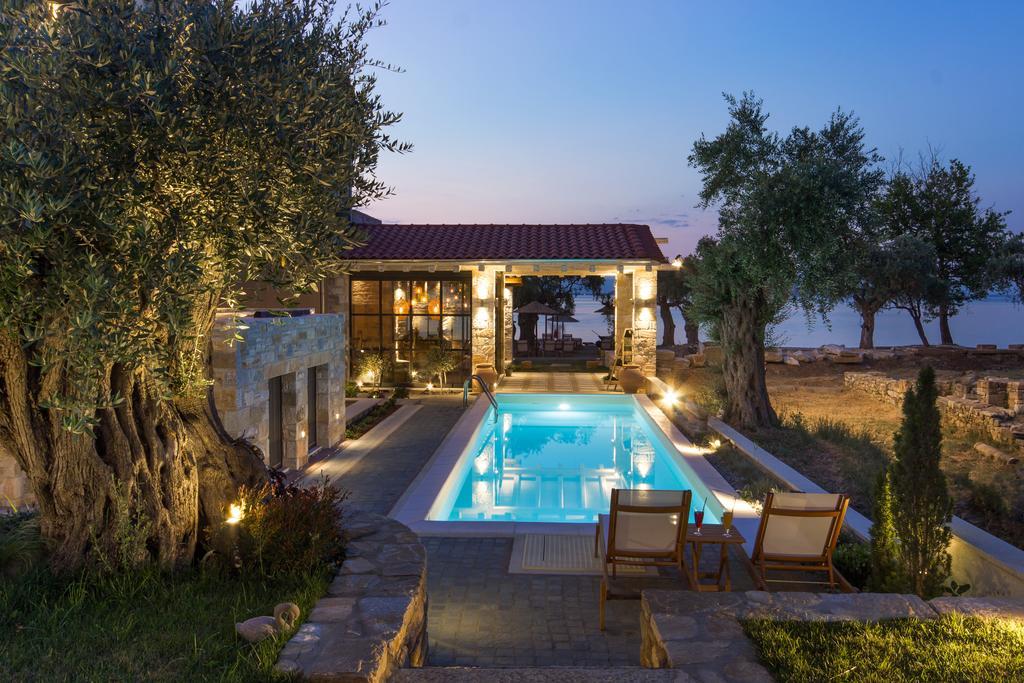 By The Sea Luxury Suites Limenas  Eksteriør billede