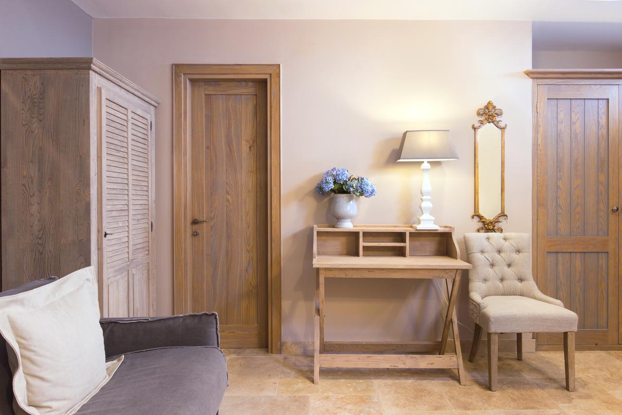 By The Sea Luxury Suites Limenas  Eksteriør billede
