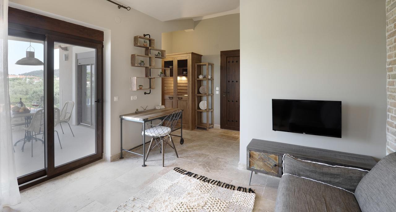 By The Sea Luxury Suites Limenas  Eksteriør billede