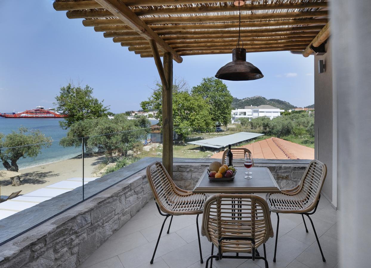 By The Sea Luxury Suites Limenas  Eksteriør billede